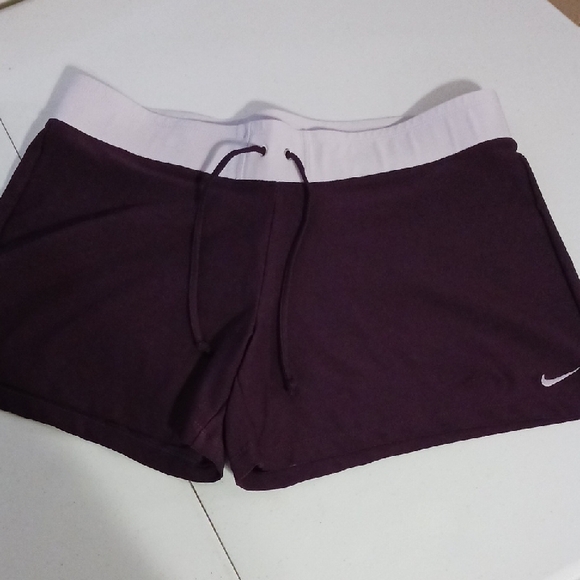 Nike Shorts - Picture 1 of 4